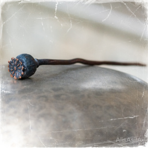 This content is the image: Collection "Mekona Goddess” hairpin of copper electroforming poppies “Pin of Mecona”