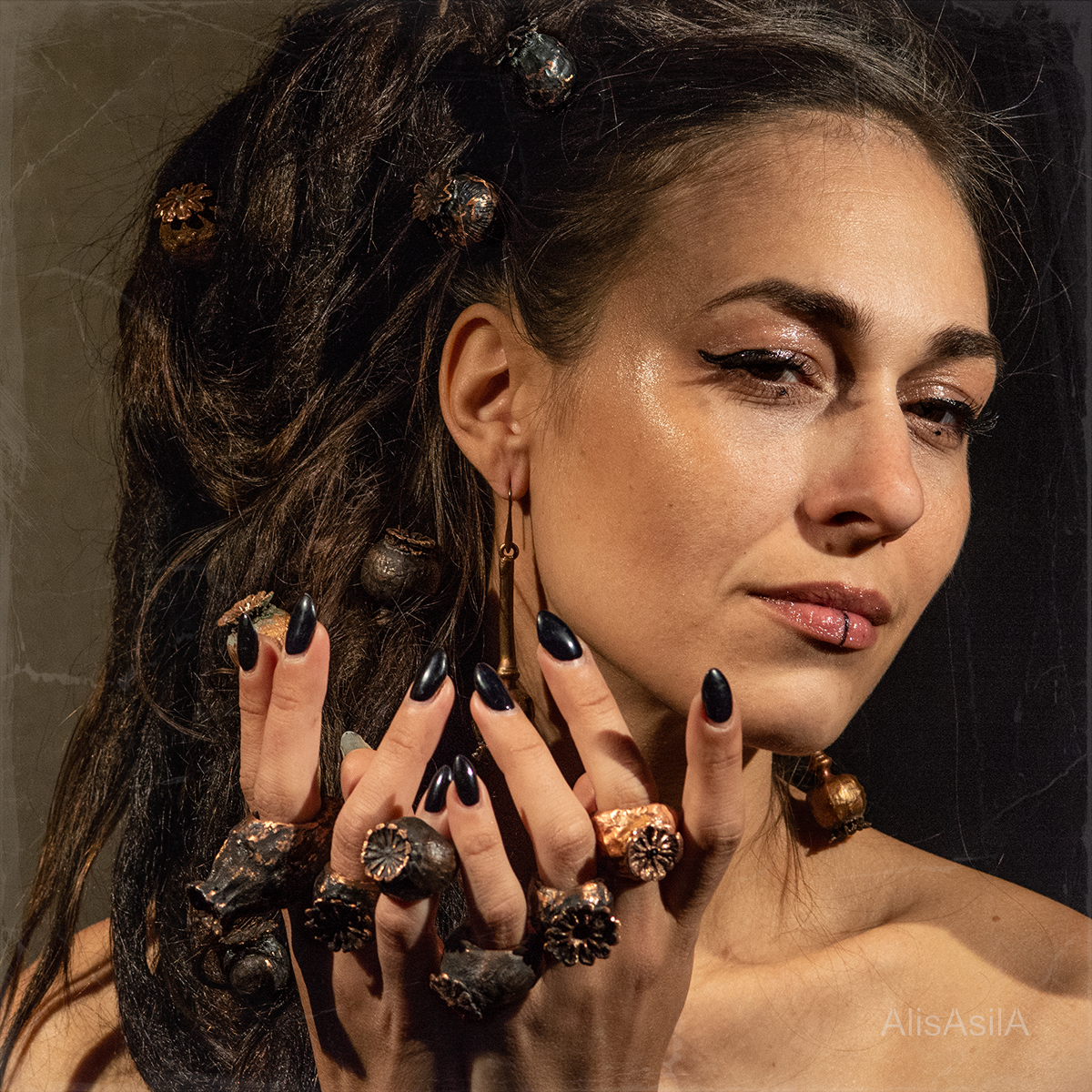 This content is the image: poppies jewelry